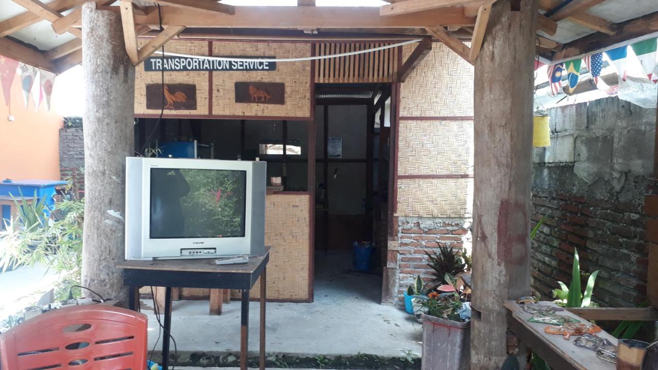 ホテル Toraja Manubackpacker ランテパオ エクステリア 写真