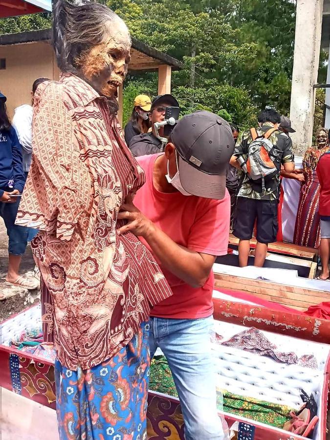 ホテル Toraja Manubackpacker ランテパオ エクステリア 写真