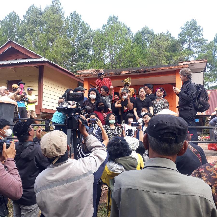 ホテル Toraja Manubackpacker ランテパオ エクステリア 写真