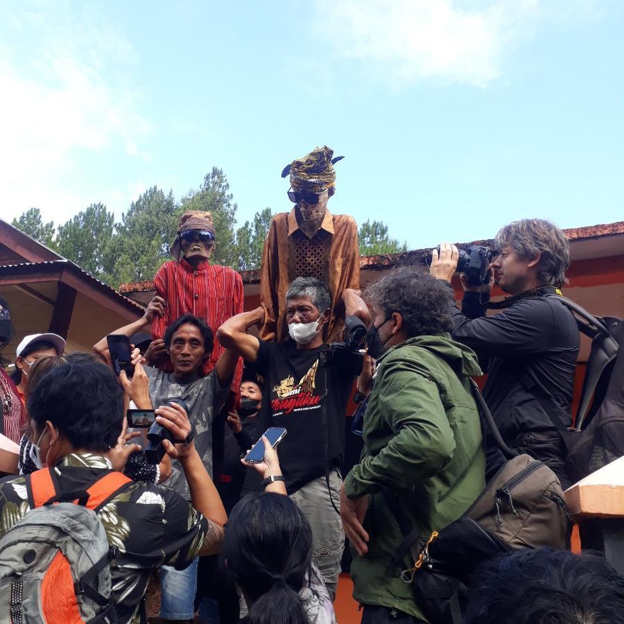 ホテル Toraja Manubackpacker ランテパオ エクステリア 写真