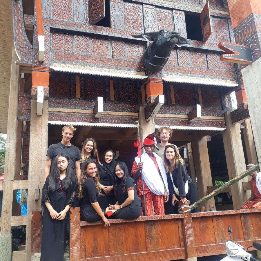 ホテル Toraja Manubackpacker ランテパオ エクステリア 写真