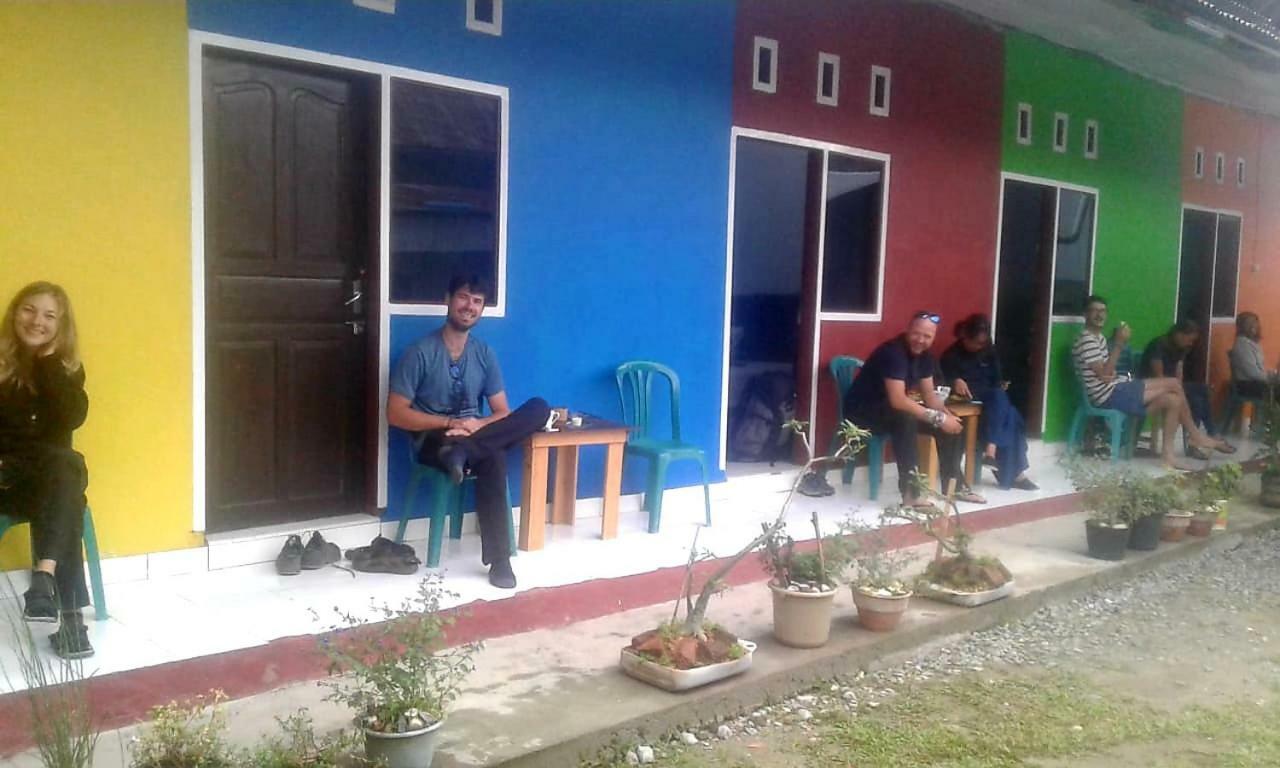 ホテル Toraja Manubackpacker ランテパオ エクステリア 写真