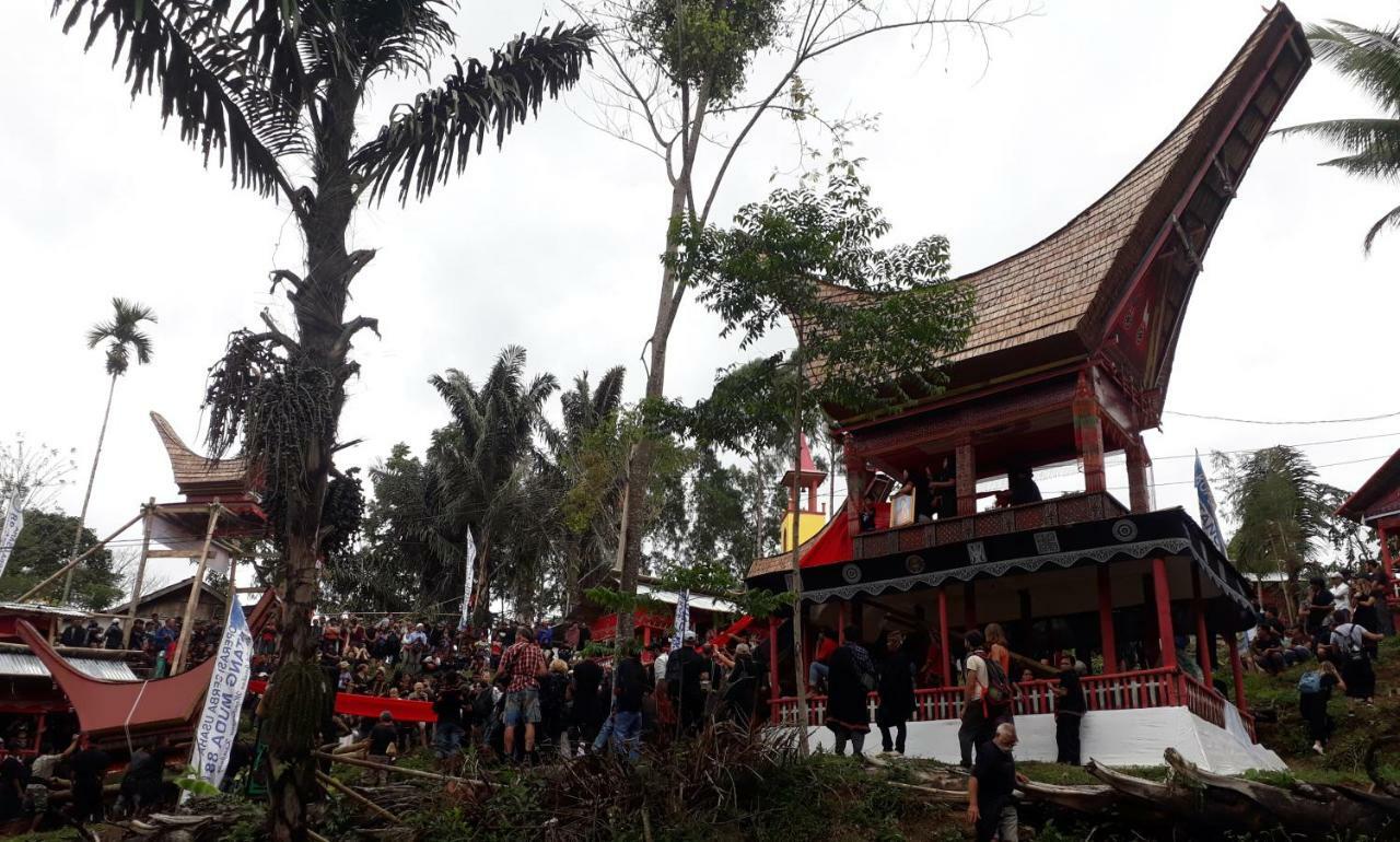 ホテル Toraja Manubackpacker ランテパオ エクステリア 写真