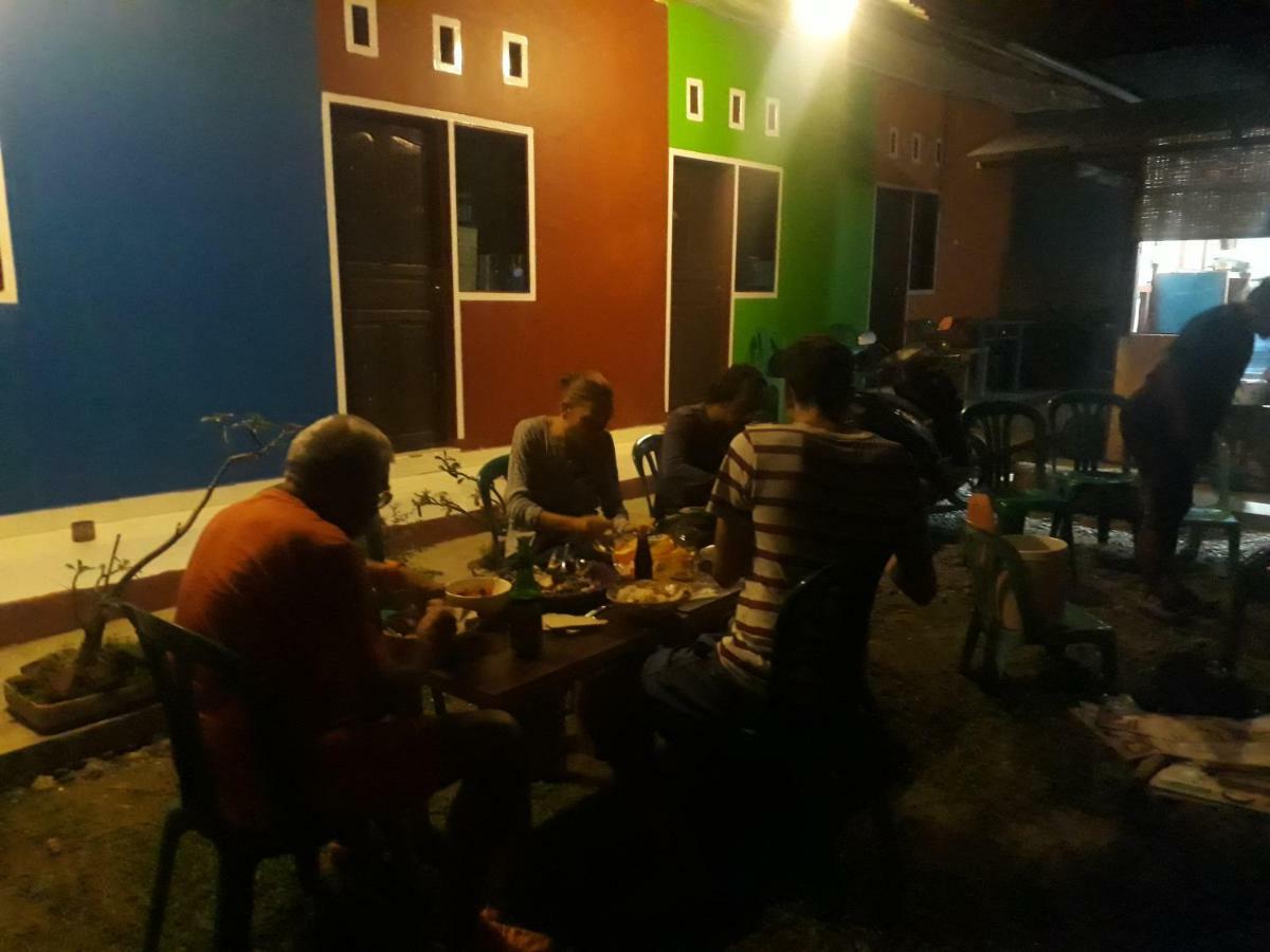 ホテル Toraja Manubackpacker ランテパオ エクステリア 写真